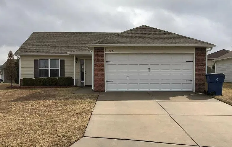 3 bed, 1200 sqft, $1,395 — Photo 2