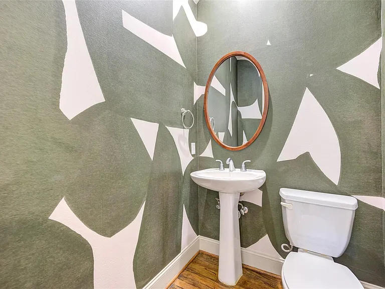 6302 Prague St — Photo 21