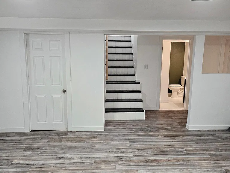 909 W 20th St — Photo 11