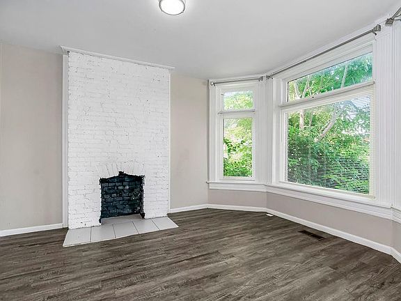 4th image of 2219 Brooklyn Ave