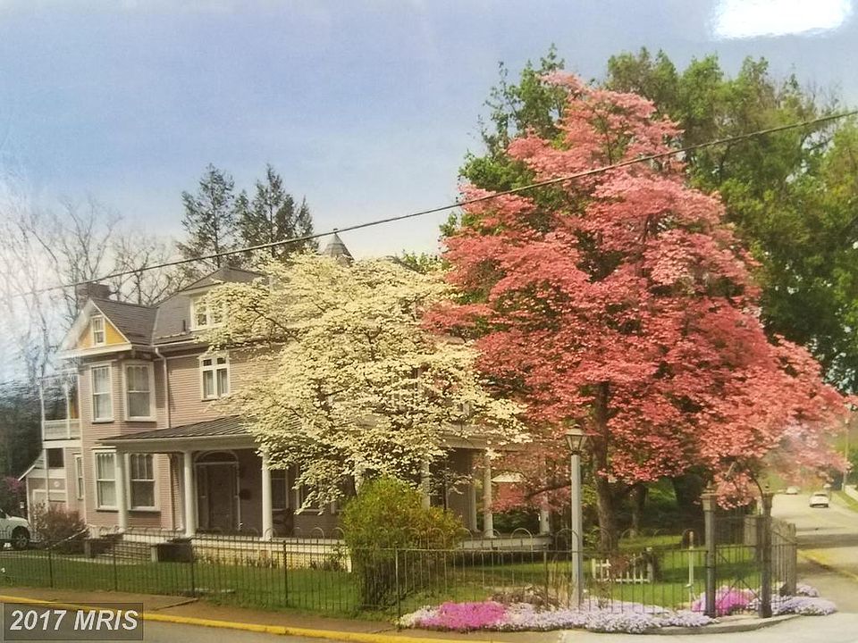 1st image of 100 W North St