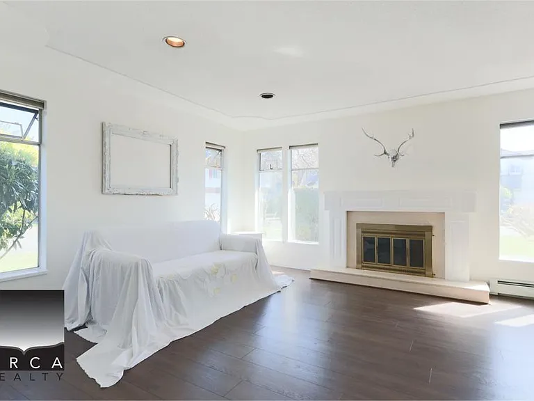 6400 Dakota Dr — Photo 9