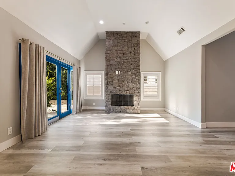 1112 S Highland Ave — Photo 40