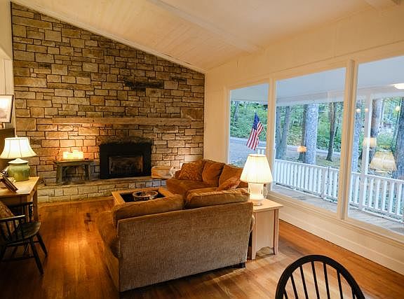2nd image of 105 Overlook Dr