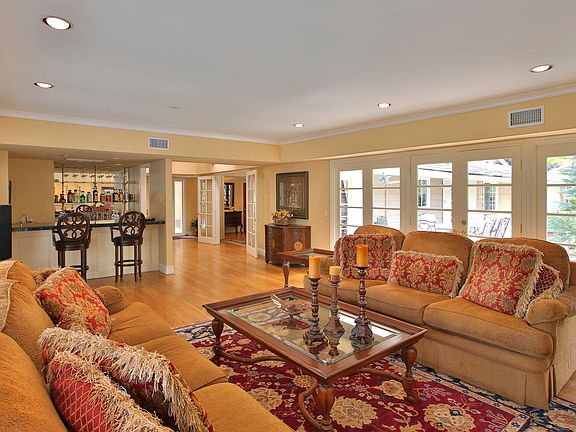 3rd image of 4218 Arrowhead Cir