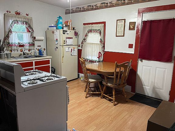5th image of 26 E Liberty St