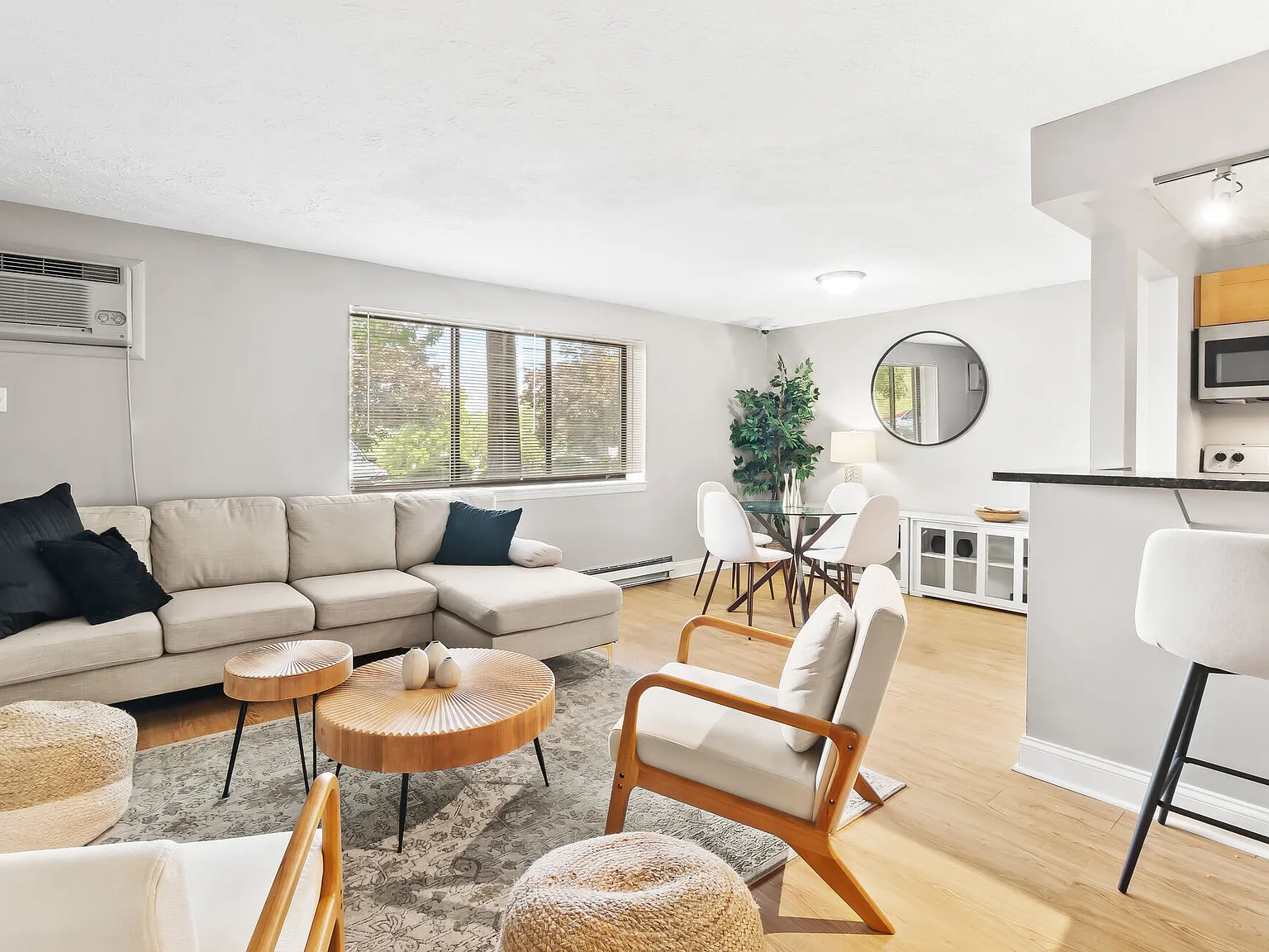 The Flats At Fox Hill — Photo 4
