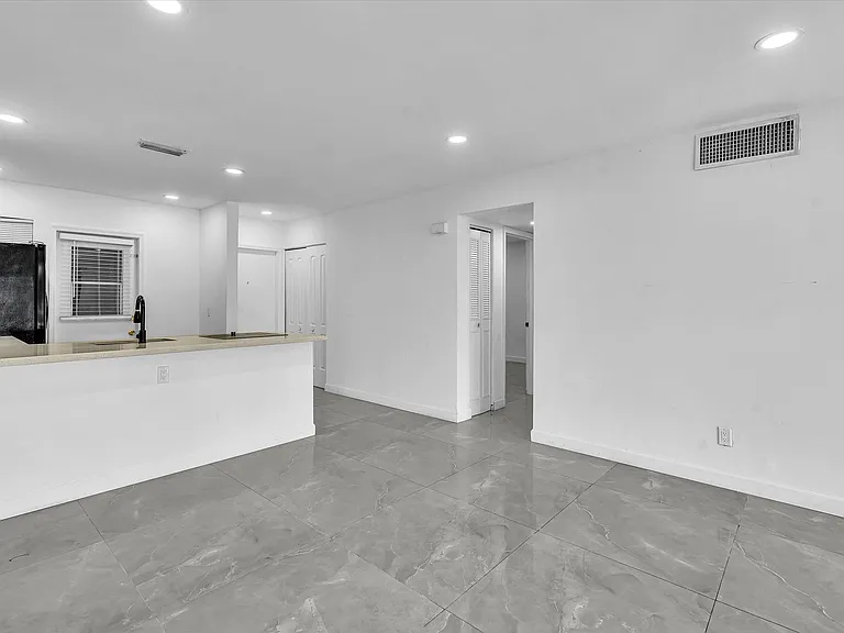 2451 SW 82nd Ave #108 — Photo 18