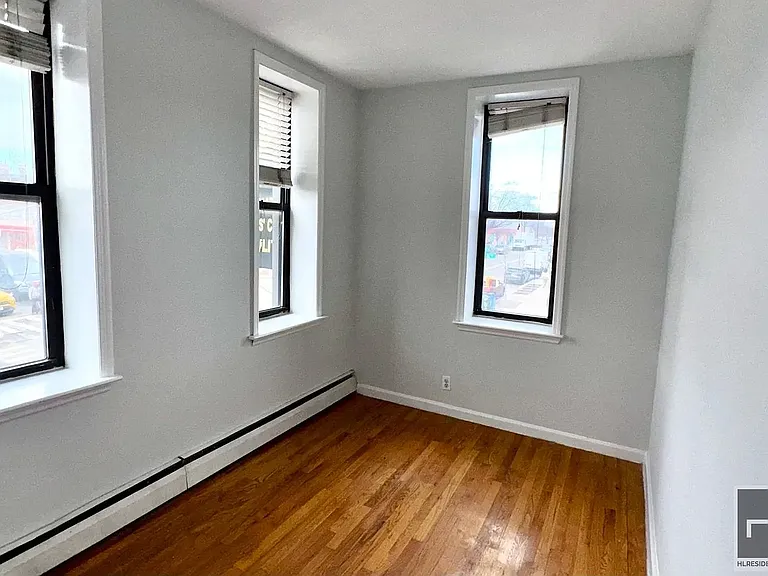 4004 36th Ave #4E — Photo 4