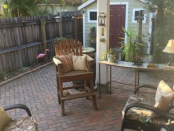 4th image of 112 10th Ave NE
