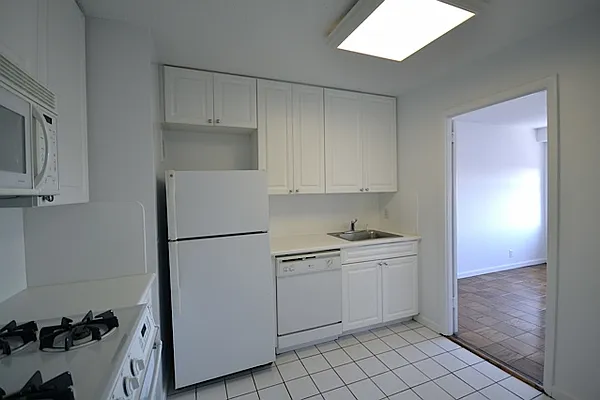 Rented by Olnick Organization | media 6