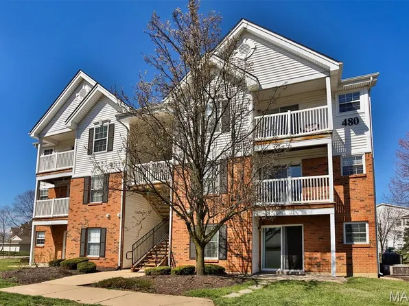 480 Benton Dr APT J, Saint Peters, MO 63376
