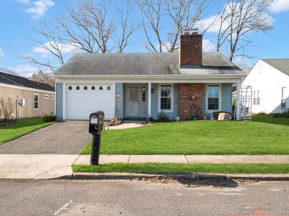 475 Stratford Lane, Ridge, NY 11961