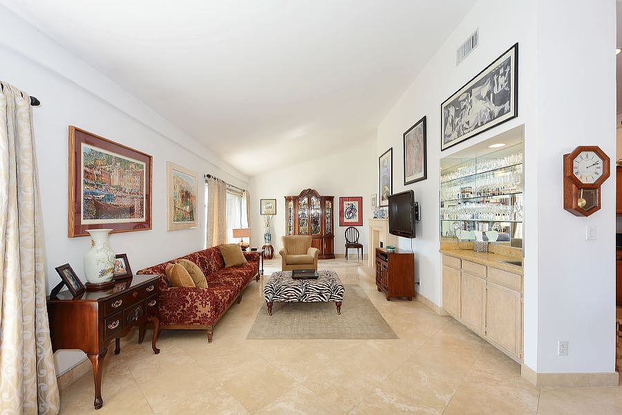 1st image of 5440 Lindley Ave Unit 319