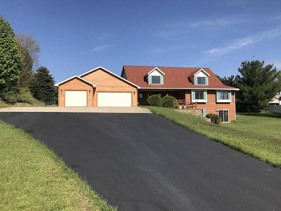 1st image of 9548 N 27th St