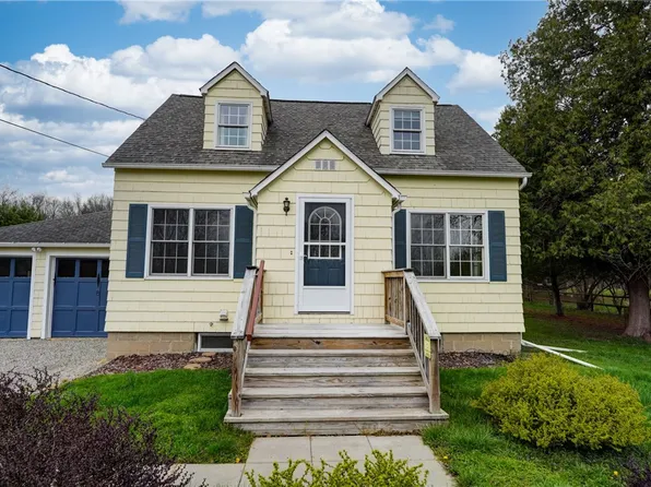 76 Bowen Rd, Churchville, NY 14428