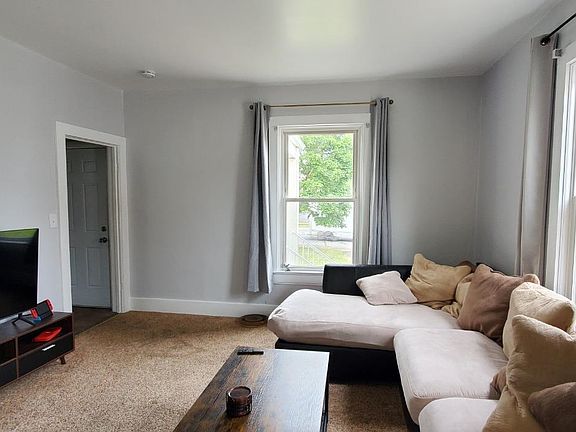 4th image of 2026 Columbus Ave