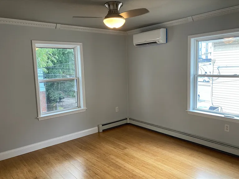 223 W 9th St — Photo 11