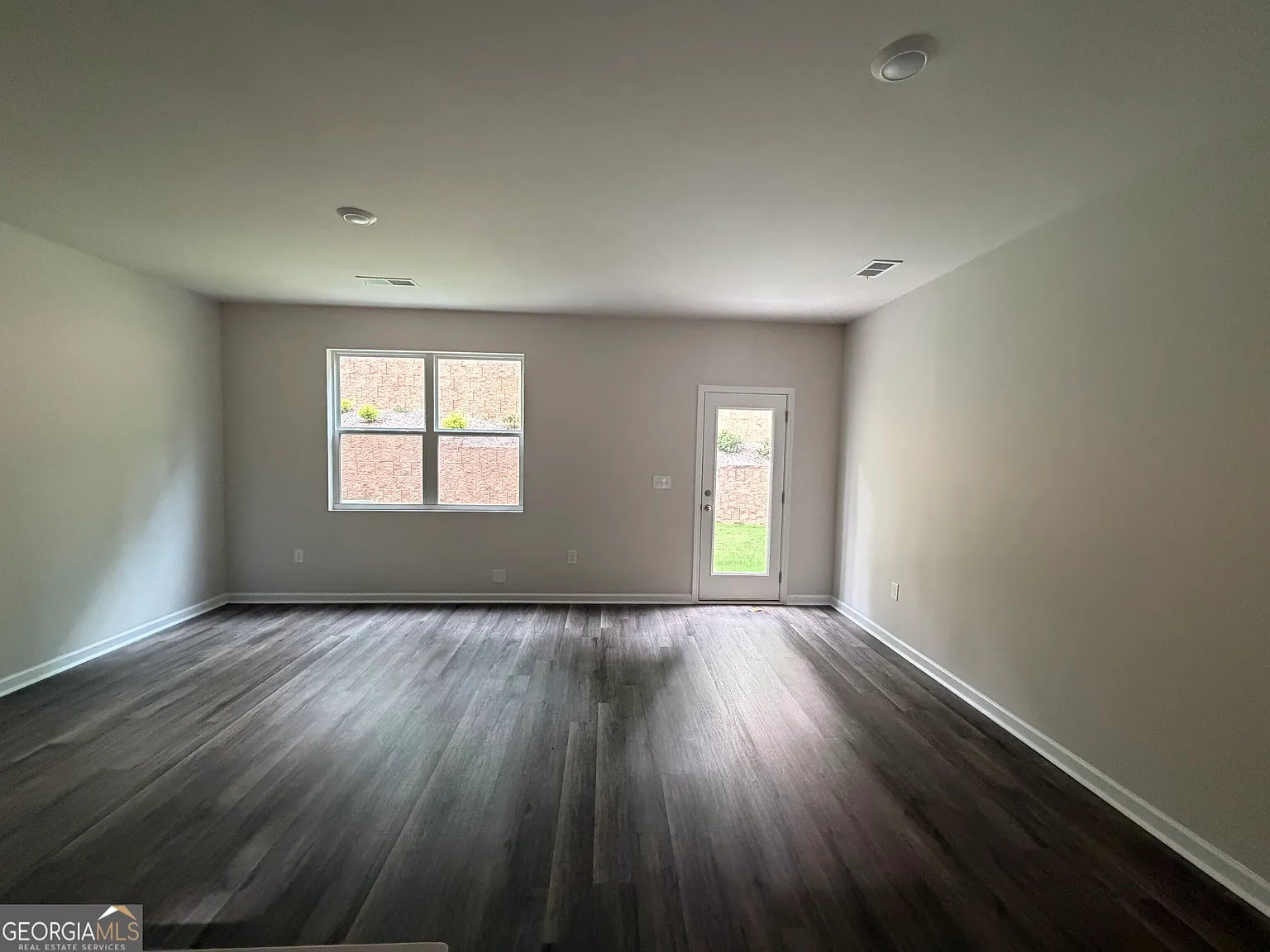 3 bed, 2.5 bath, $2,299 — Photo 3