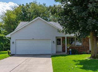 521 W Lowell Ave, Mishawaka, IN 46545