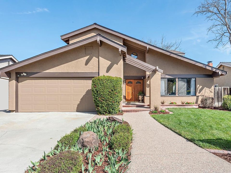 1st image of 247 Prague Dr