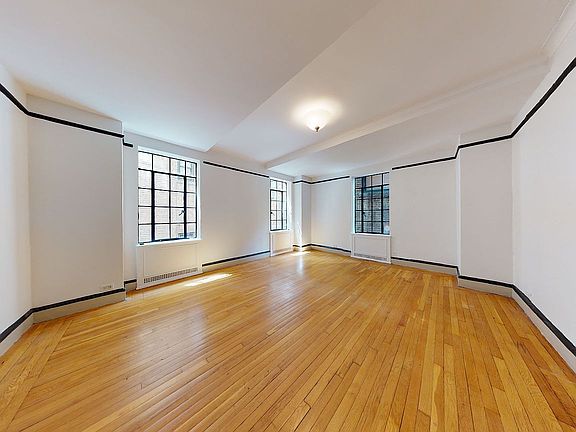 3rd image of 1 Christopher St APT 3A