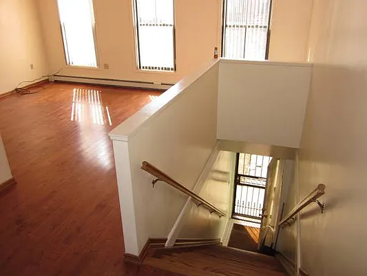 Rented by Premier Metro Realty Corp | media 29