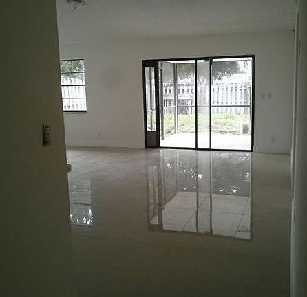 4th image of 4750 Brook Dr
