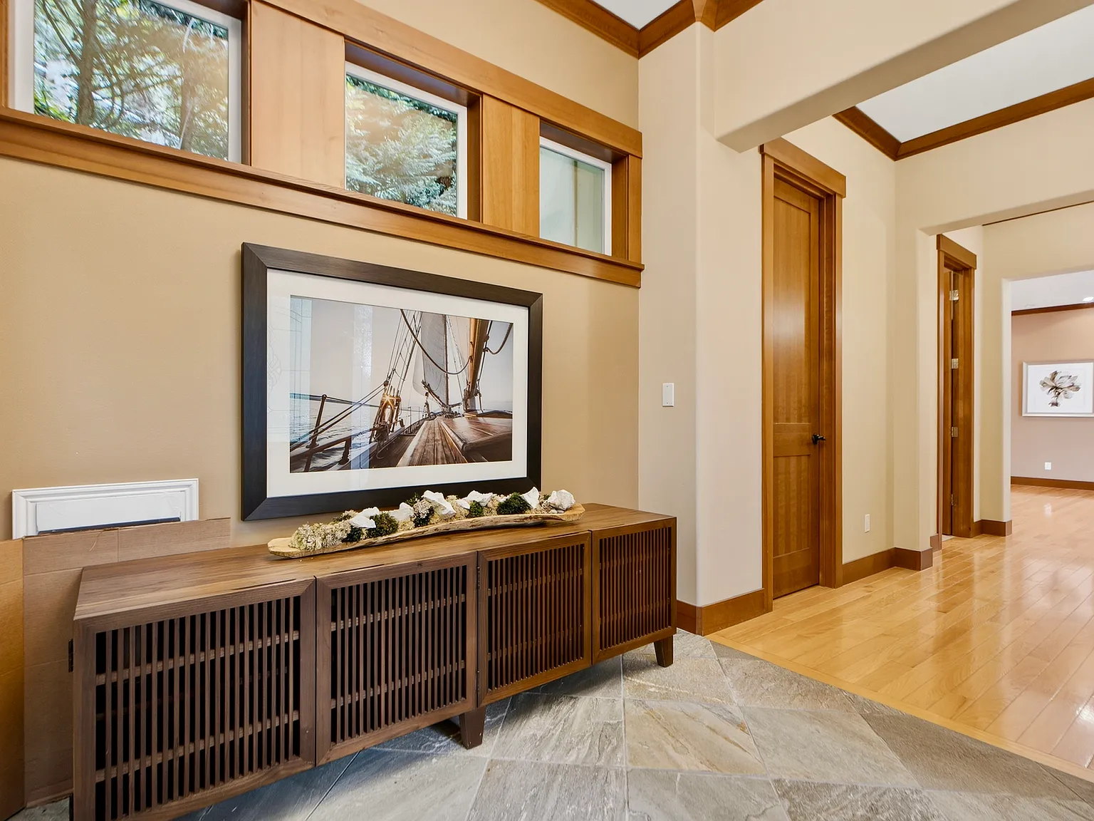 4 bed, 4560 sqft, $8,000 — Photo 2