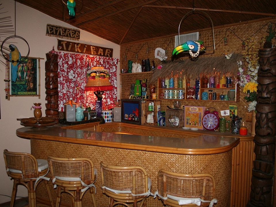 tikibar
