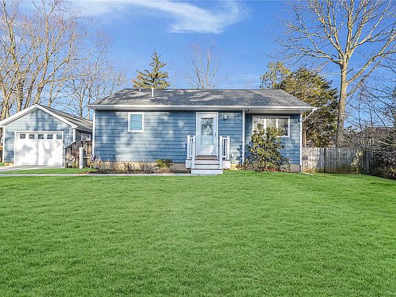 2nd image of 15 Laurie Blvd
