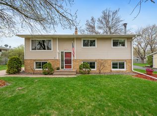 5923 Carlson St, Shoreview, MN 55126
