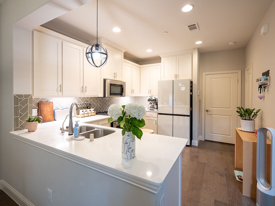 1st image of 6213 Davison Way