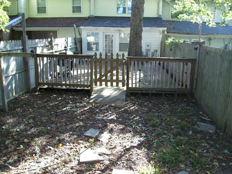 2nd image of 517 Carnaby Ct