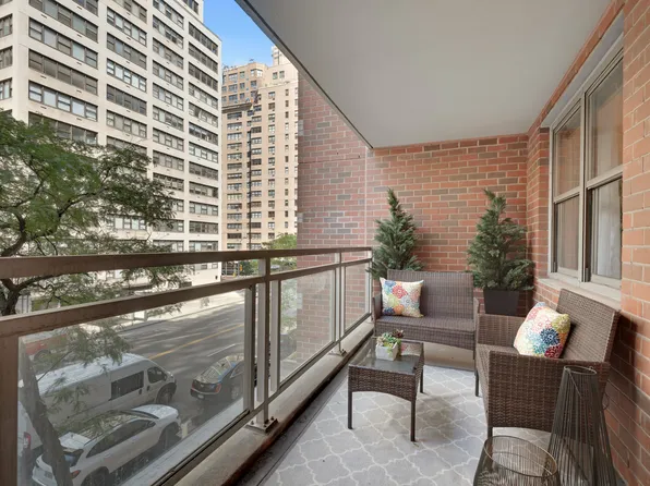 360 East 72nd Street image 2 of 13