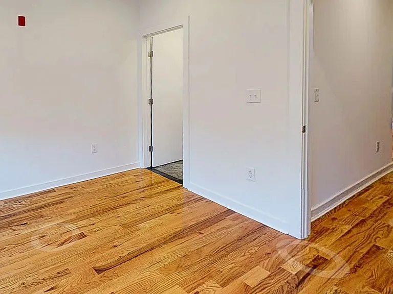 1642 N Marshall Street — Photo 6