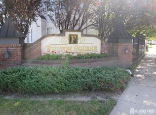 931 Cedar Ct, New Brunswick, NJ 08901