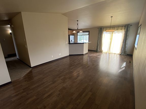5th image of 639 38th Ave E