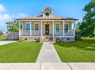 85 W Claiborne Sq, Chalmette, LA 70043