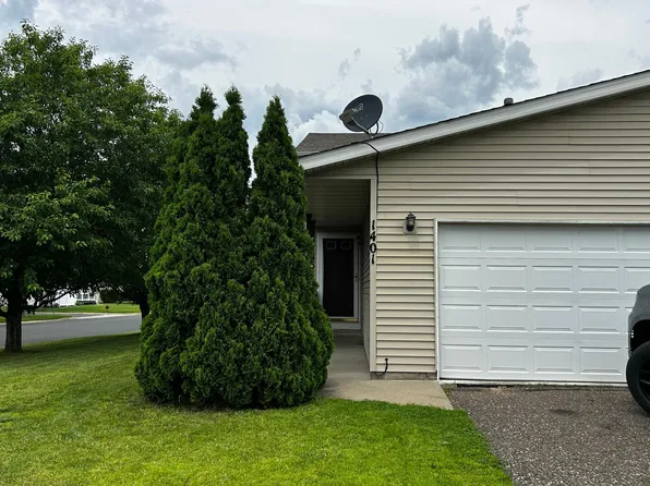 1401 McIntosh Cir, Shakopee, MN 55379