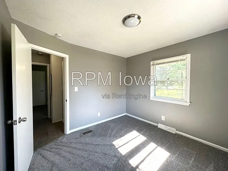 1318 SW Lynn Dr — Photo 8