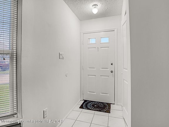 3rd image of 4 Gatley Close #1000