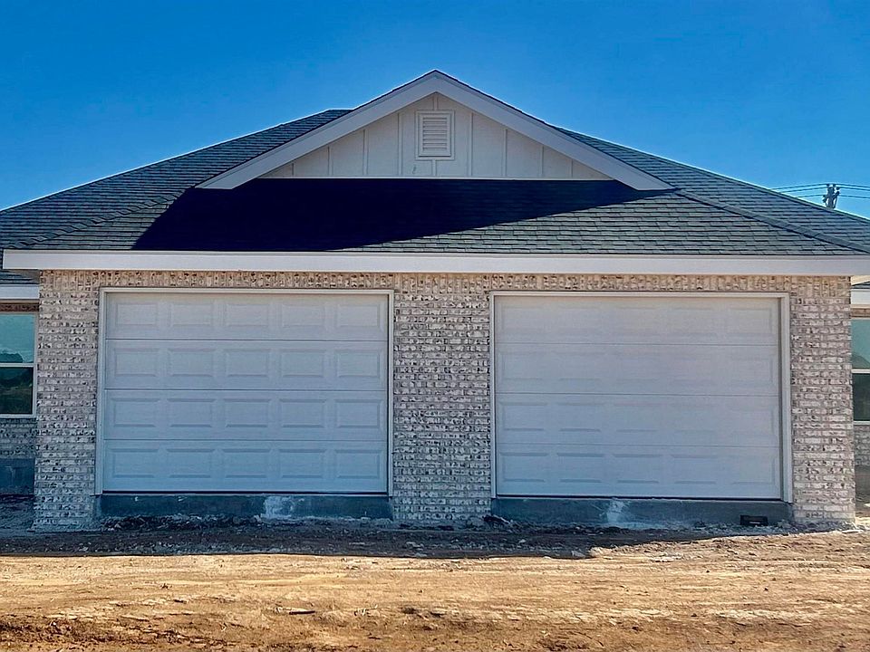 1st image of 104 Chisum Dr