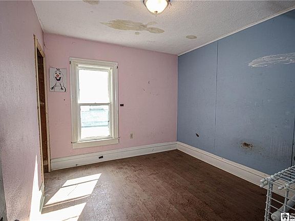 4th image of 205 Charles St