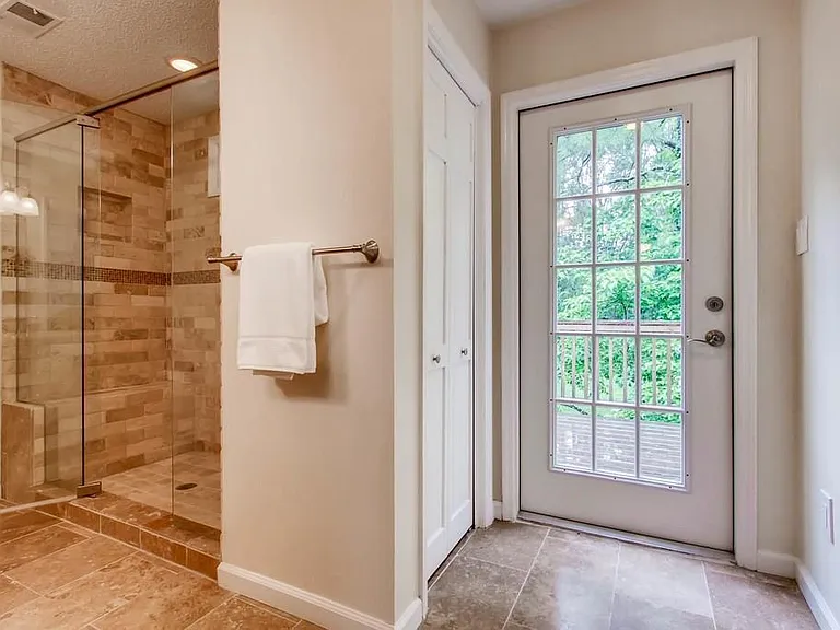 4371 Heritage Glen Ct — Photo 10