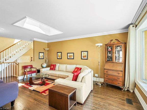 5th image of 583 Stephens Cres