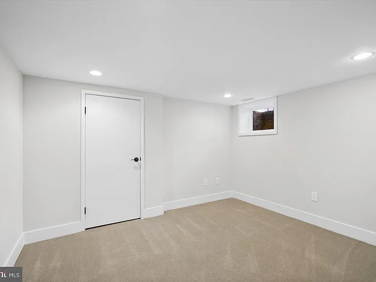 3213 Foxhall Rd NW — Photo 30