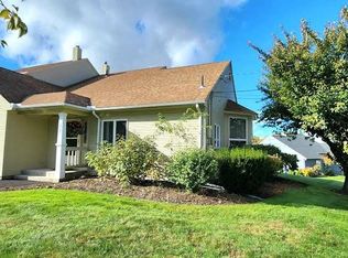 85 Nipmuc Trl #B, North Providence, RI 02904
