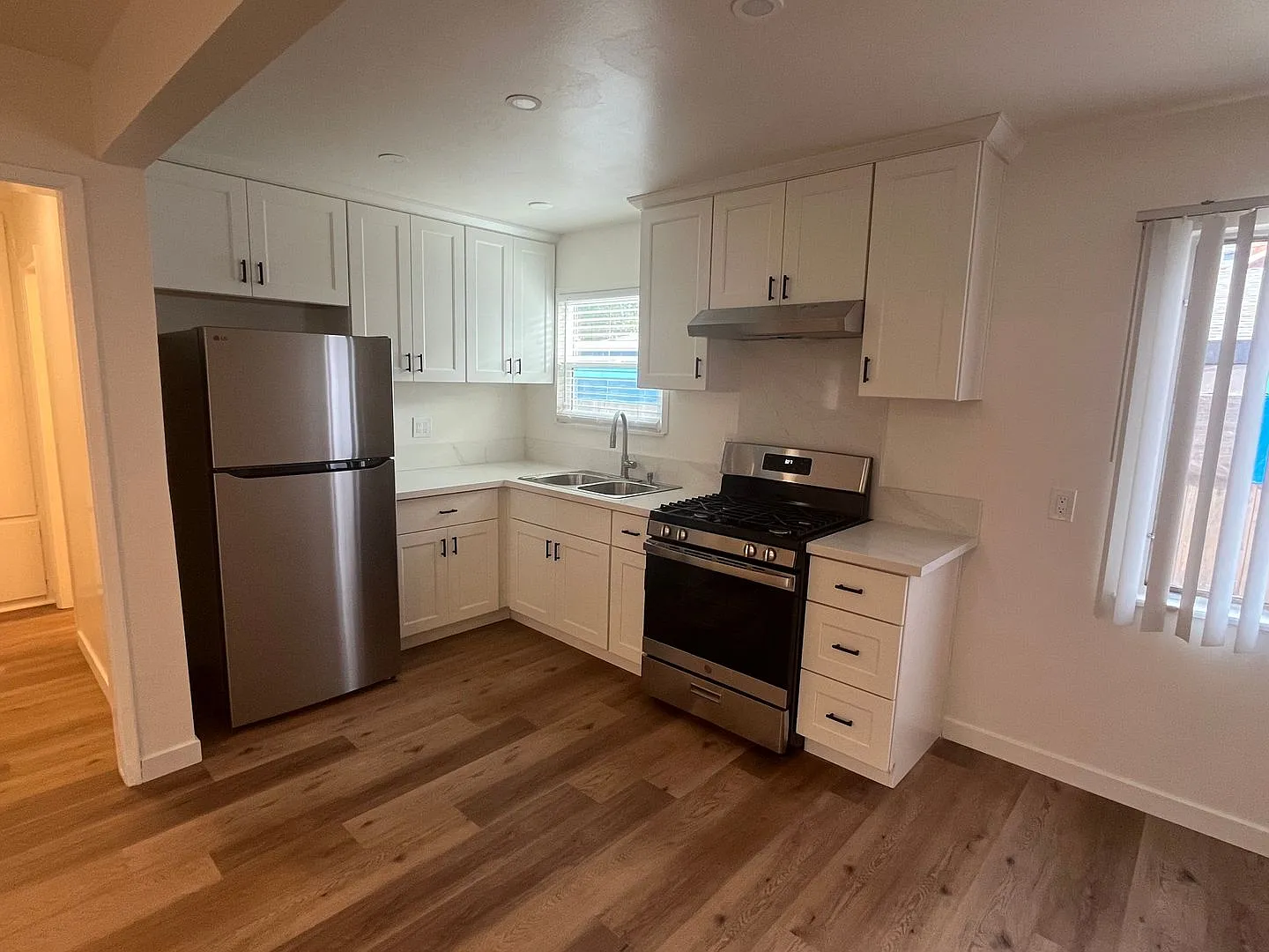 752 N. Marengo Ave. — Photo 2