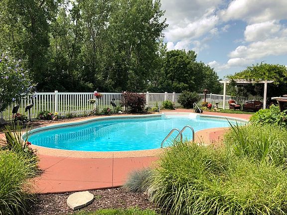 2nd image of 113 Kensington Ct